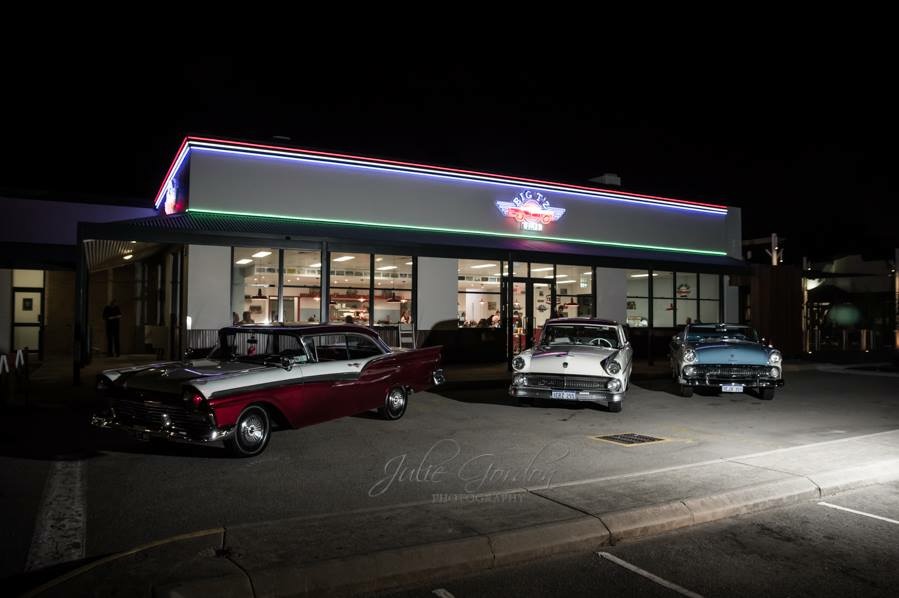 American 1950s retro diner furniture project from Australia Big T'Z diner